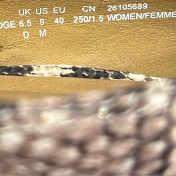 Clark's Collection Soft Cushion Beige & Brown Snake Print Brielle Wedge Pumps 9 - Picture 10 of 11